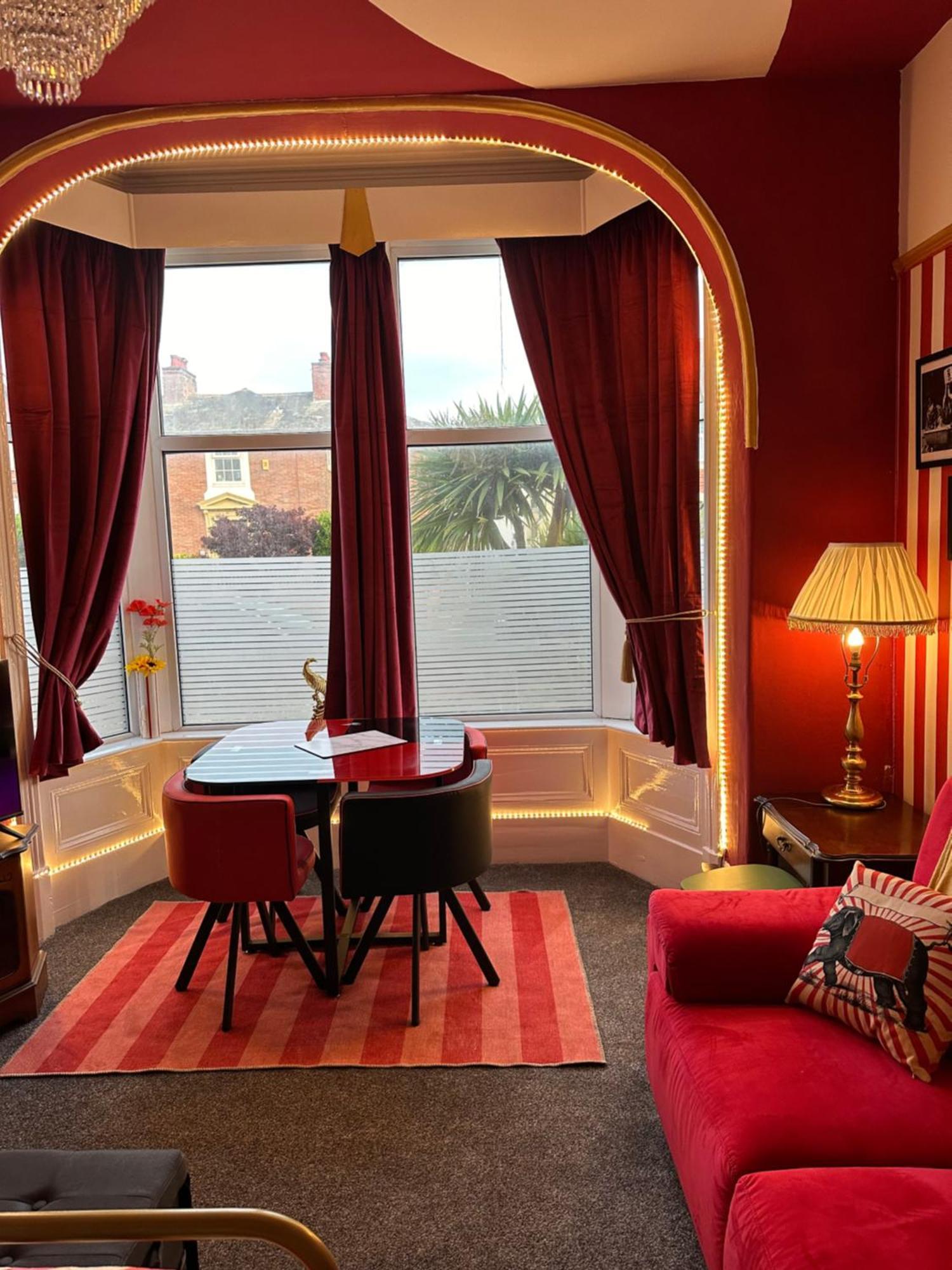 Circus Suite 黑潭 外观 照片